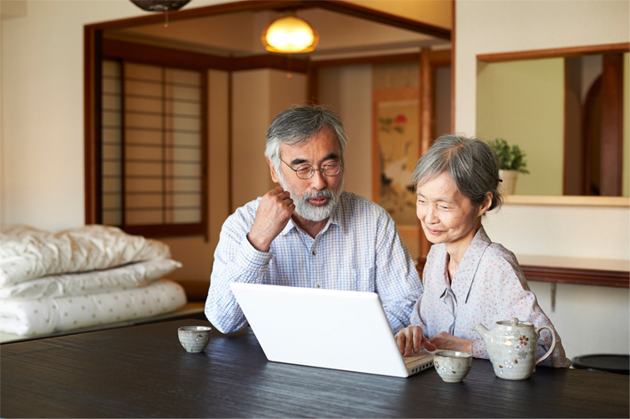 脳梗塞の現状を調べている方のイラスト画像